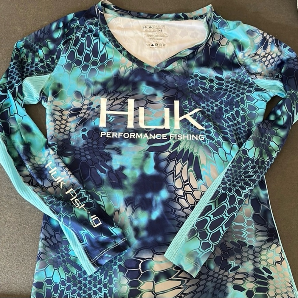 HUK Women’s Shirt